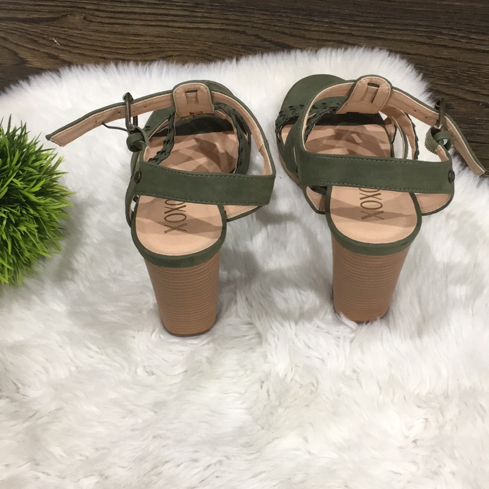 Heels - Picture 6 of 13